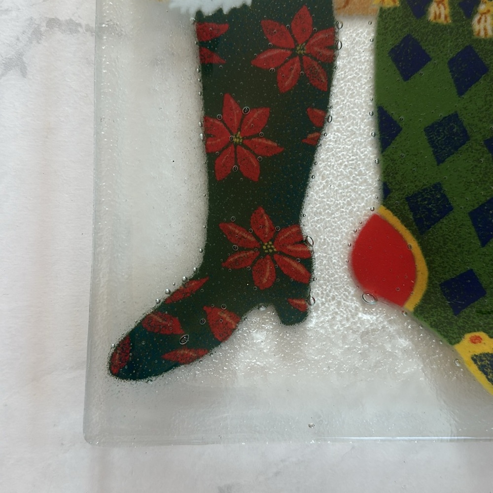 Peggy Karr fused glass Christmas Stocking serving dish. - Picture 6 of 7